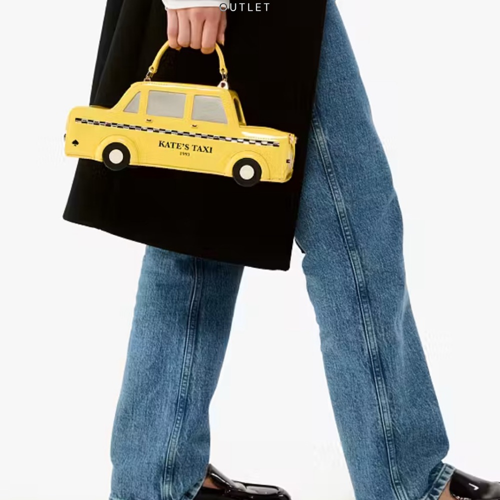 Kate Spade 	
NYC 3D Taxi Crossbody